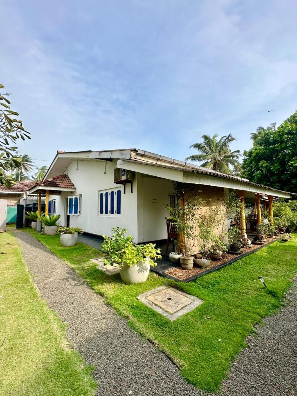 Villa Sunny Days Hikkaduwa Exterior photo